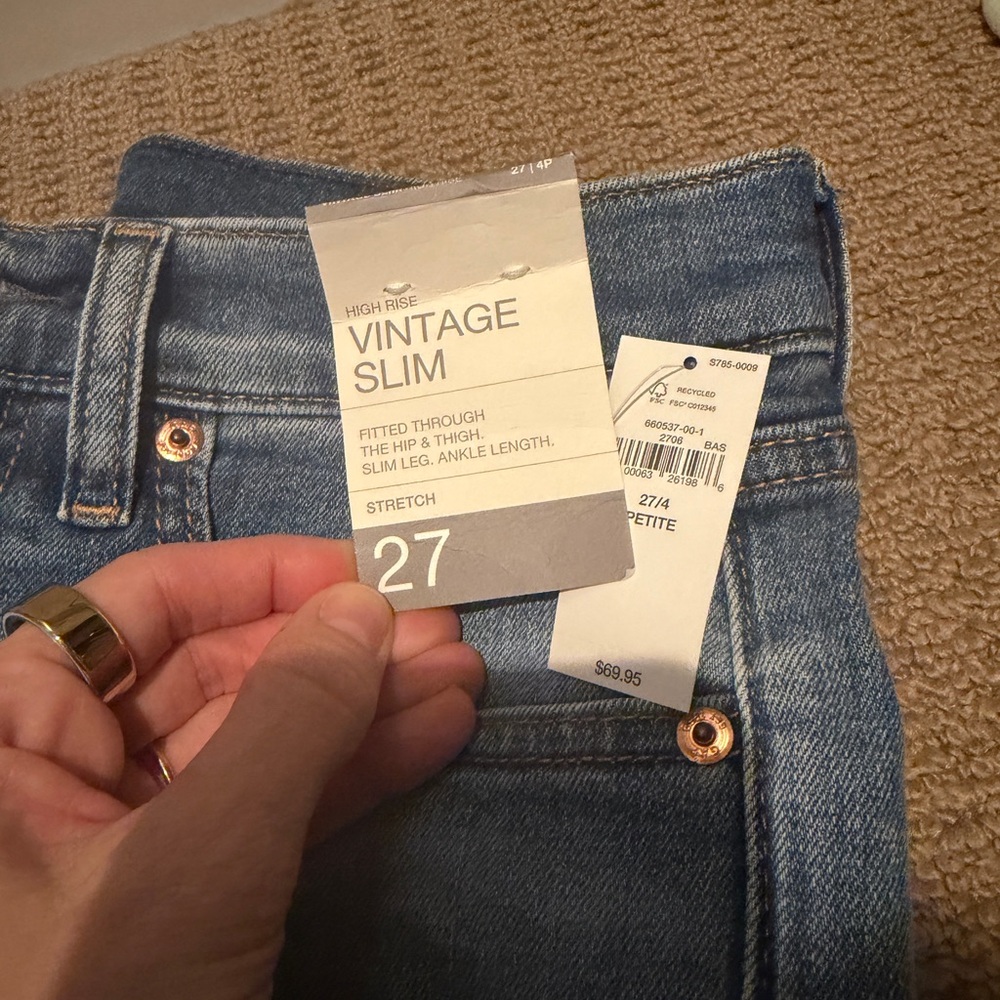 Gap High Rise Vintage Slim NWT - Picture 3 of 3